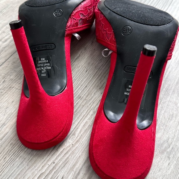 Nine West Y2K Women's Red Lace Mules Size 9.5 - Picture 7 of 11